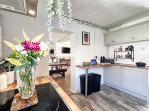 Photo 19- click for photo gallery